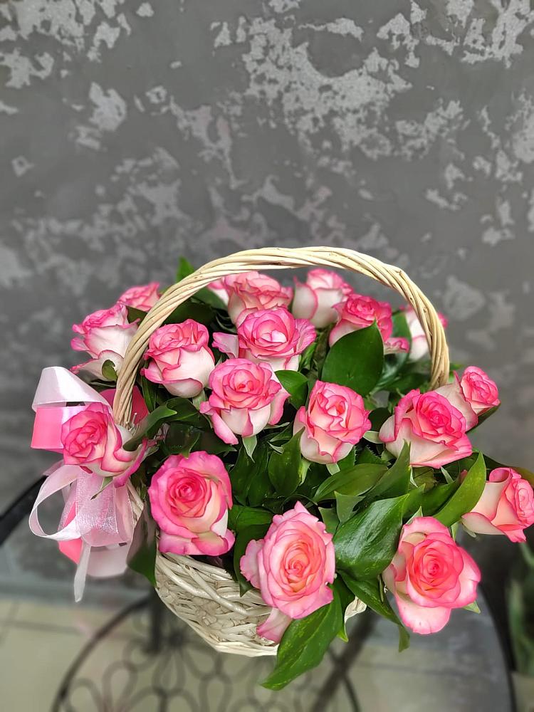 Цветочная композиция из Розы в корзине в Красногородске