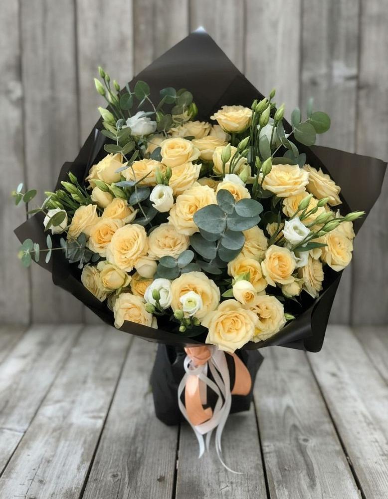 Букет цветов из: Розы и Лизиантусы в Красногородске