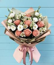 Букет цветов из:  Розы, Альстромерии и Лизиантусы в Красногородске