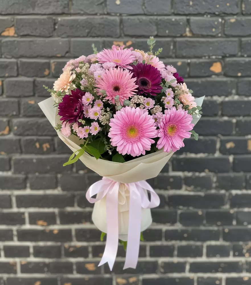 Букет цветов из: Герберы и Хризантемы в Красногородске