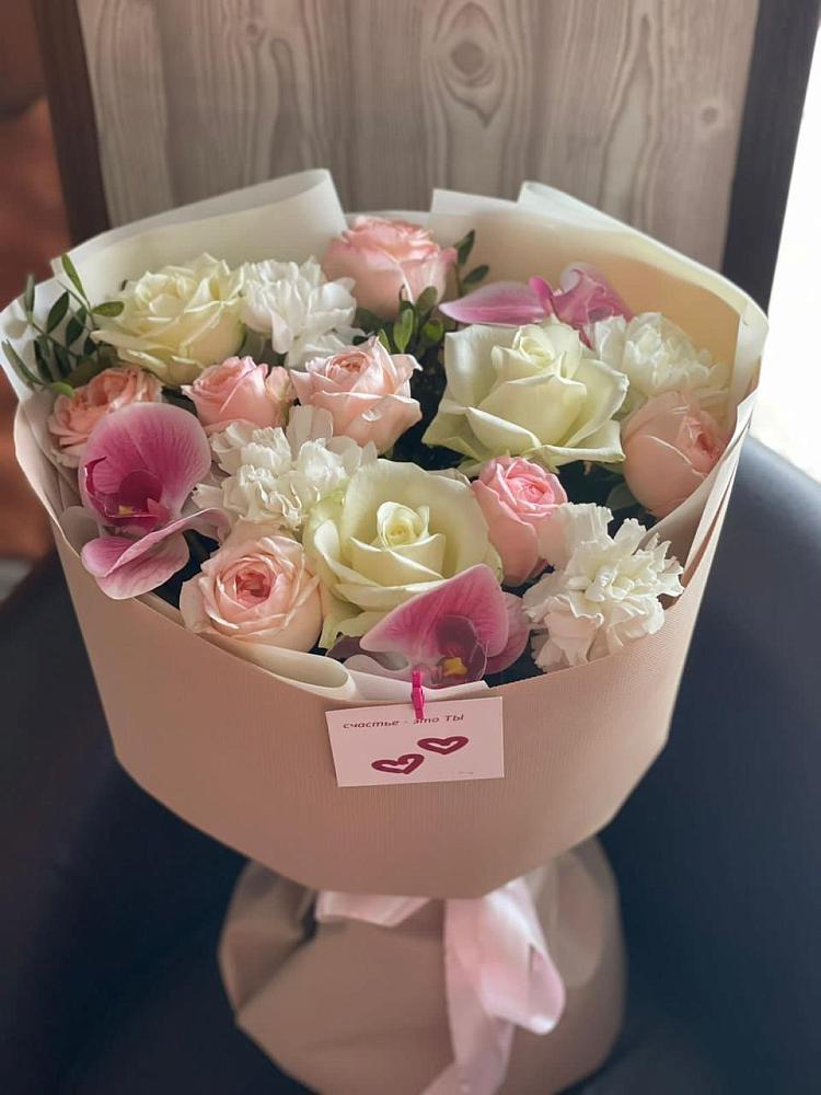 Букет цветов из: Орхидеи, Розы и Гвоздики в Красногородске