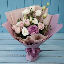 Букет цветов из:  Розы и Лизиантусы в Красногородске