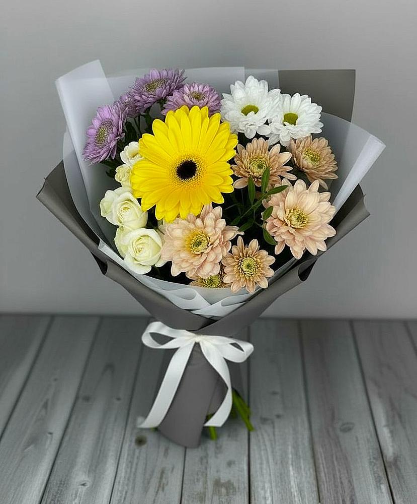 Букет цветов из: Розы, Герберы и Хризантемы в Красногородске
