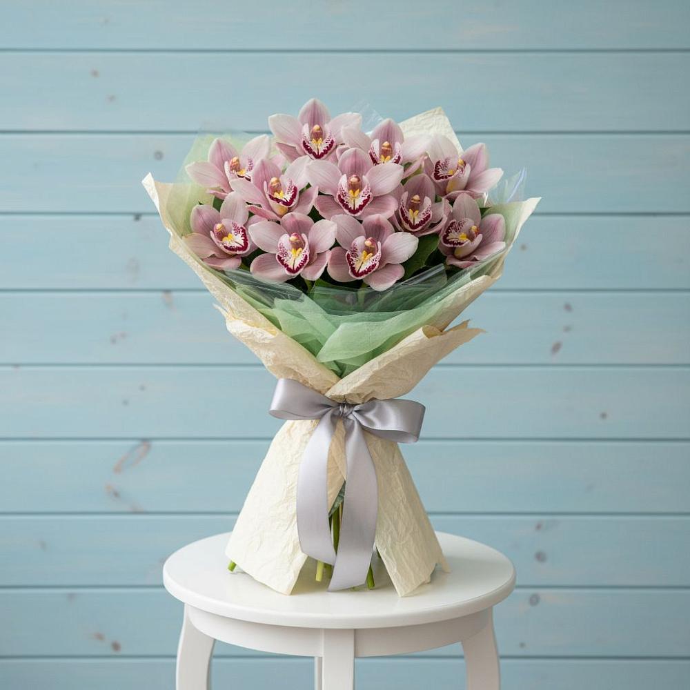 Букет цветов из: Орхидеи и Розы в Красногородске