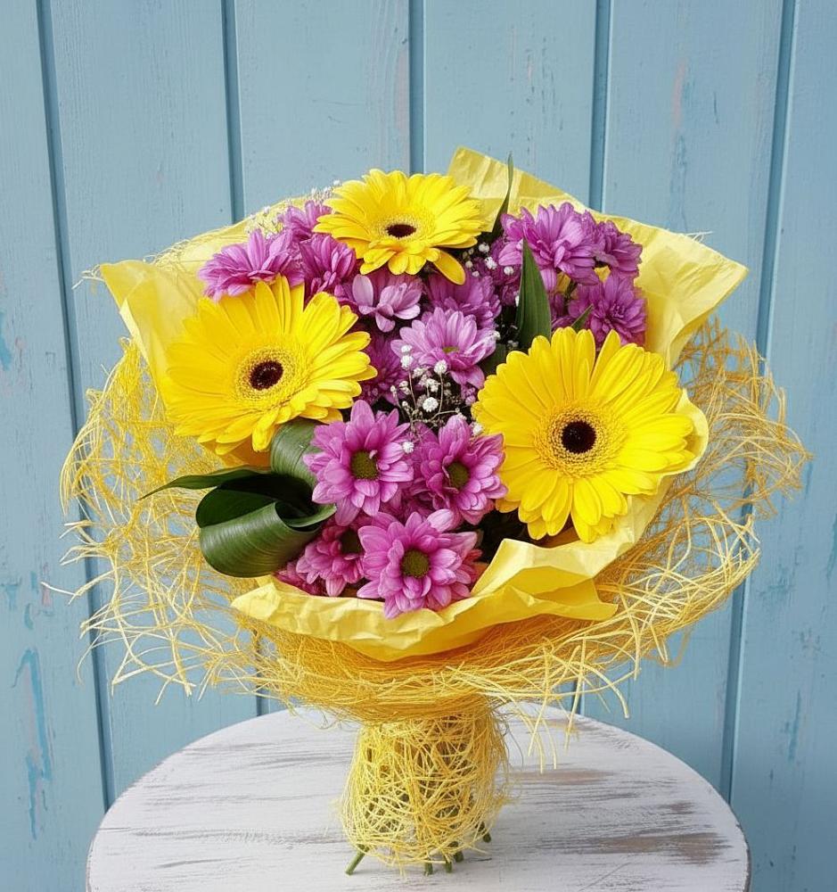 Букет цветов из: Хризантемы и Герберы в Красногородске