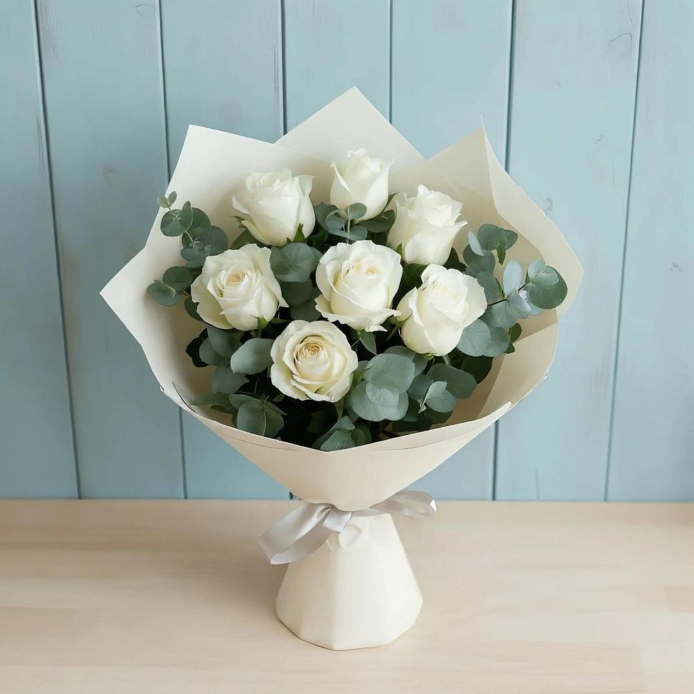 Букет Белые розы в Эвкалипте в Красногородске