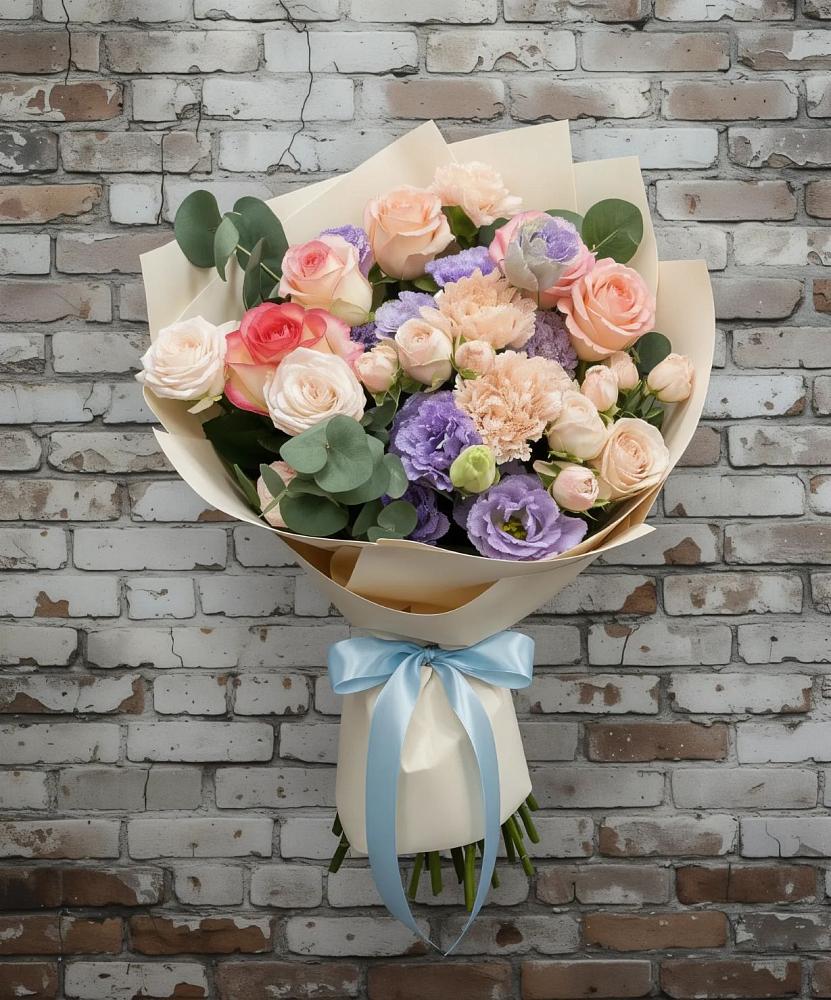 Букет цветов из: Розы, Лизиантусы и Гвоздики в Красногородске