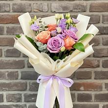 Букет цветов из:  Лизиантусы и Розы в Красногородске