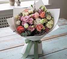 Букет цветов из:  Розы, Лизиантусы и Гвоздики в Красногородске