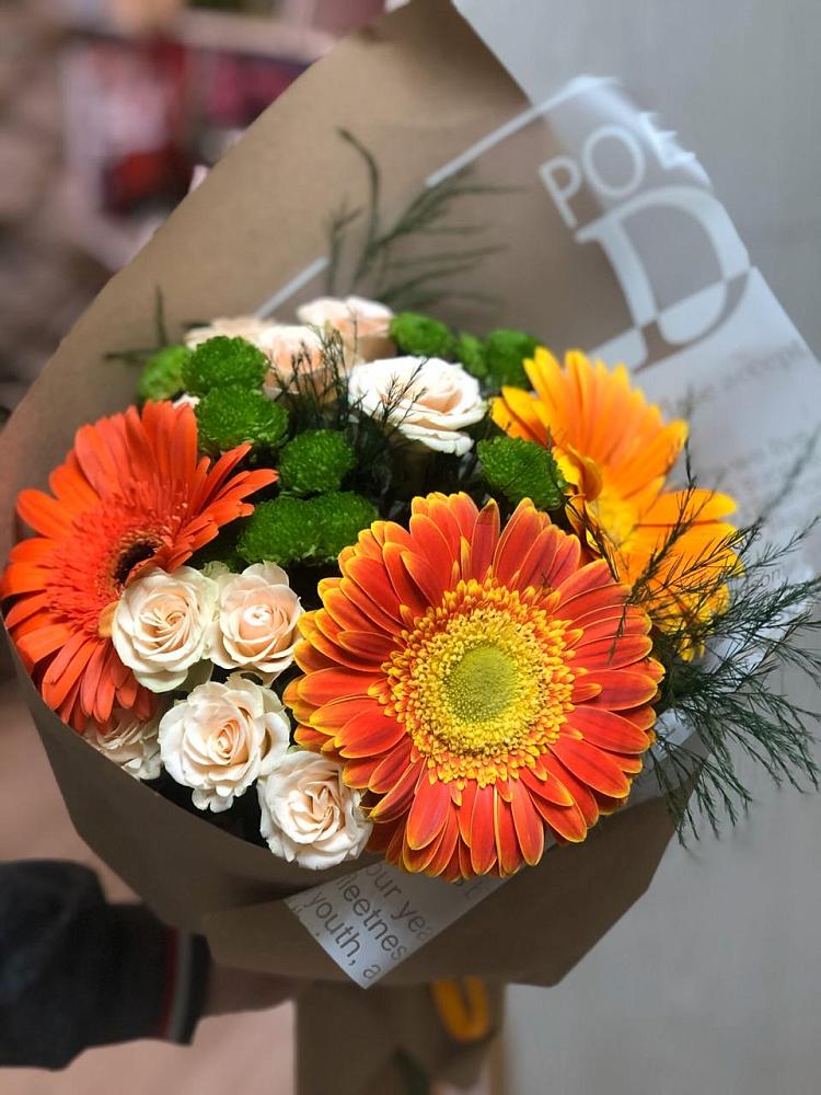 Букет цветов из: Герберы, Хризантемы и Розы в Красногородске
