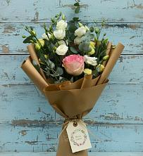 Букет цветов из:  Розы и Лизиантусы в Красногородске